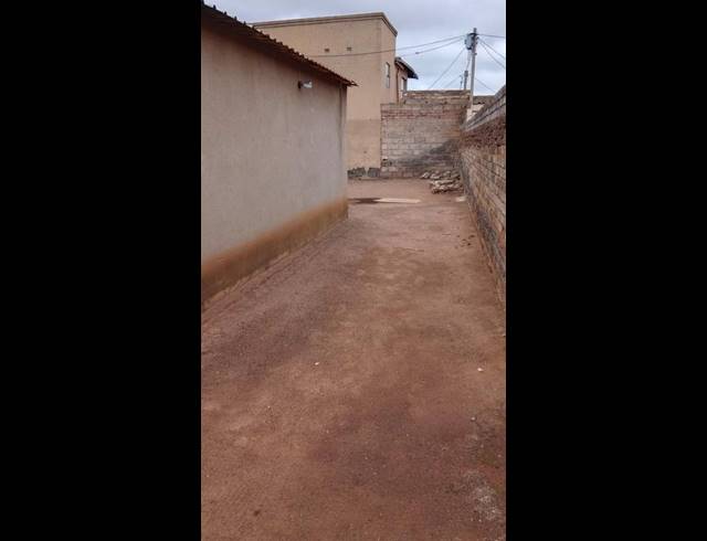 2 BEDROOM HOUSE FOR SALE IN THULANI